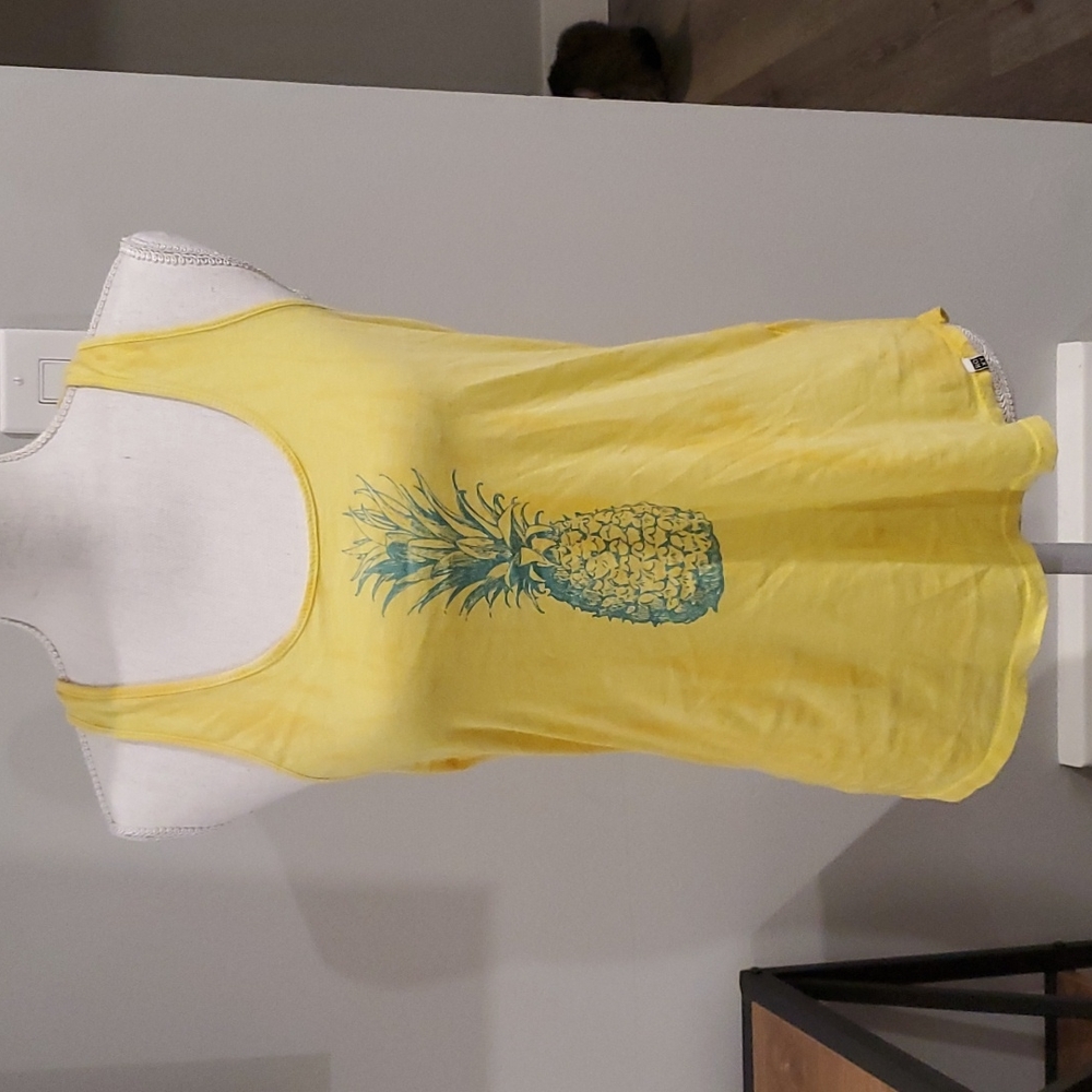 (3 for $15) Roxy Pinnapple short sleeve